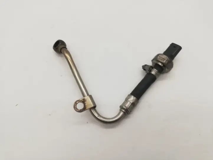 BMW 5 F10 F11 (2009 - 2016)  8507634 Другая деталь отсека двигателя