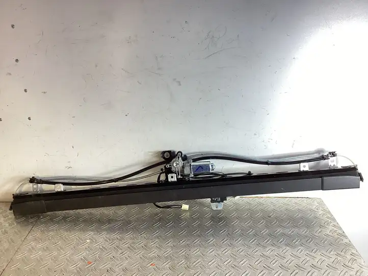 Lexus GS 250 300 350 300h 450h (2015 - 2020) 6435030151 Электрическая шторка заднего стекла — фото 1