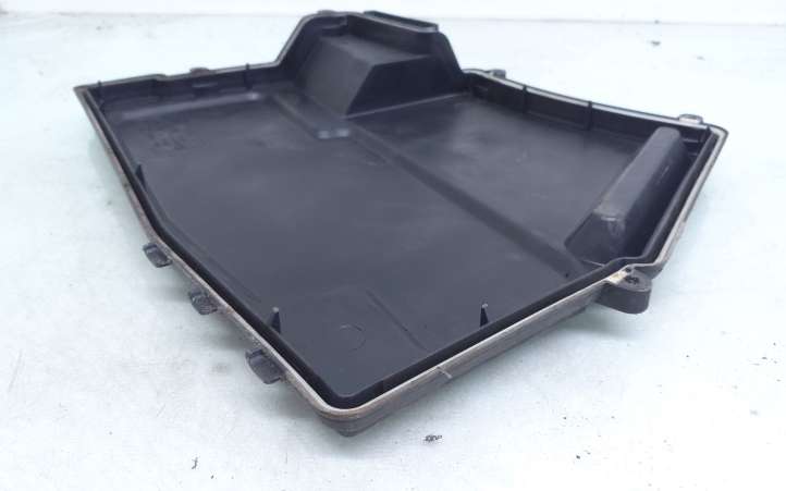 BMW 5 E60 E61 (2004 - 2010)  7520899 Крышка ящика предохранителей