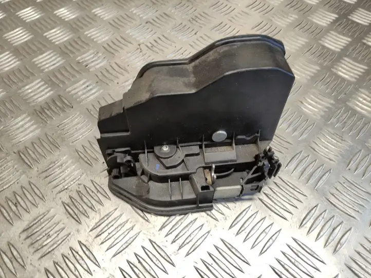 BMW X5 E70 (2006 - 2013) 7202148 Замок задней двери — фото 1