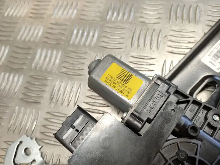 Nissan Pulsar (2014 - 2018) 807013ZL0B Электростеклоподъемник передний (комплект) — фото 4