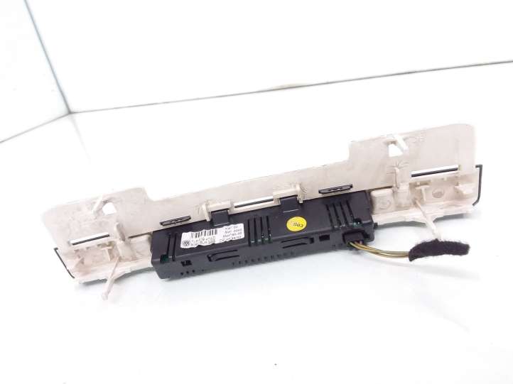 Volkswagen Touareg I (2002 - 2010)  7L6919473D Экран сенсорного экрана парковки PDC