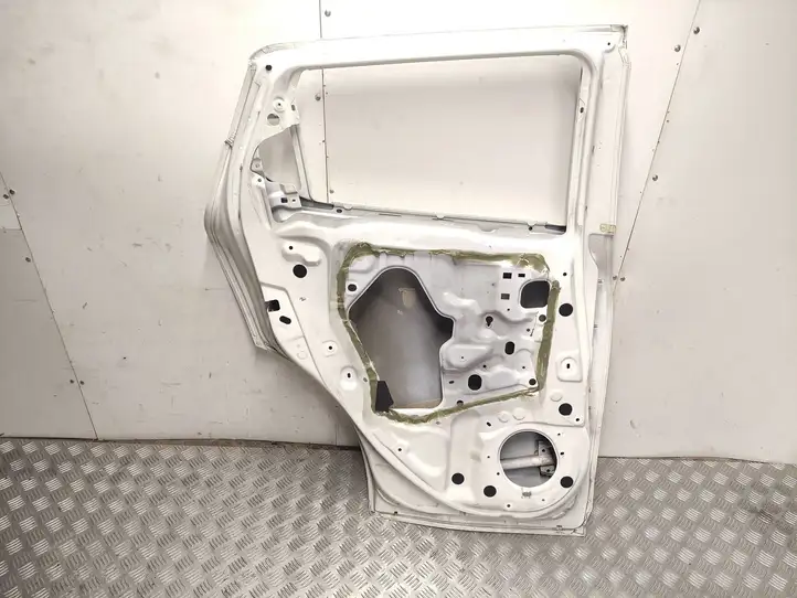 Nissan Juke I F15 (2010 - 2018) Задняя дверь — фото 2