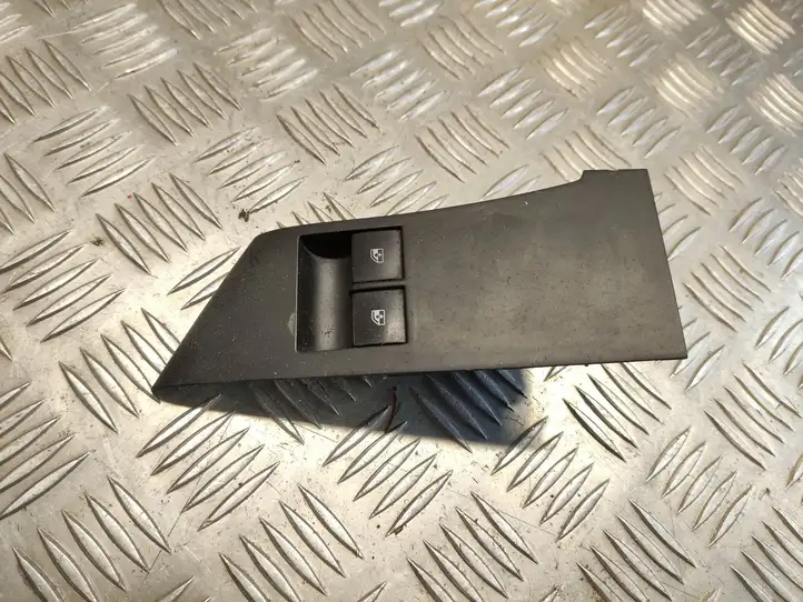 Opel Astra J (2009 - 2012) 13305978 Блок кнопок стеклоподъемников — фото 1