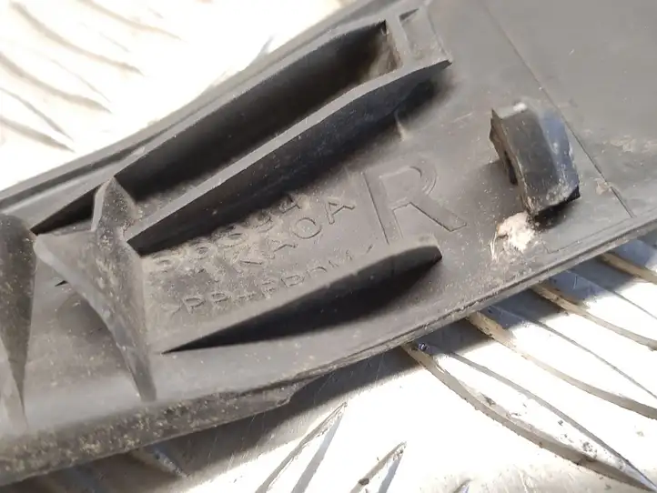 Nissan Juke I F15 (2010 - 2018) 668941KA0A Накладка стоек лобового стекла — фото 2
