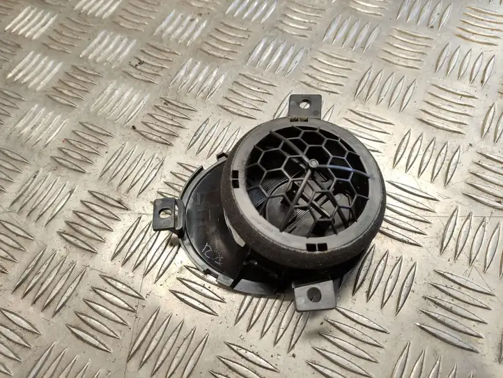Nissan Juke I F15 (2010 - 2018) 687611KE0A Боковой воздушный дефлектор — фото 5