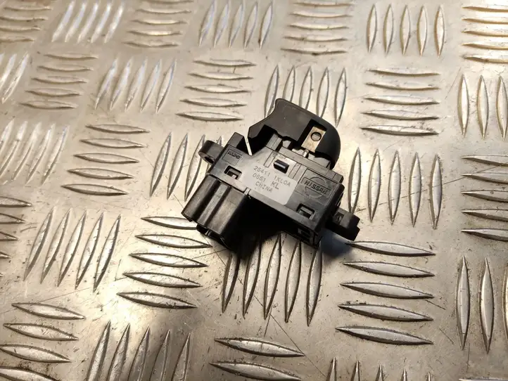 Nissan Juke I F15 (2010 - 2018) 254111KL0A Блок кнопок стеклоподъемников — фото 5