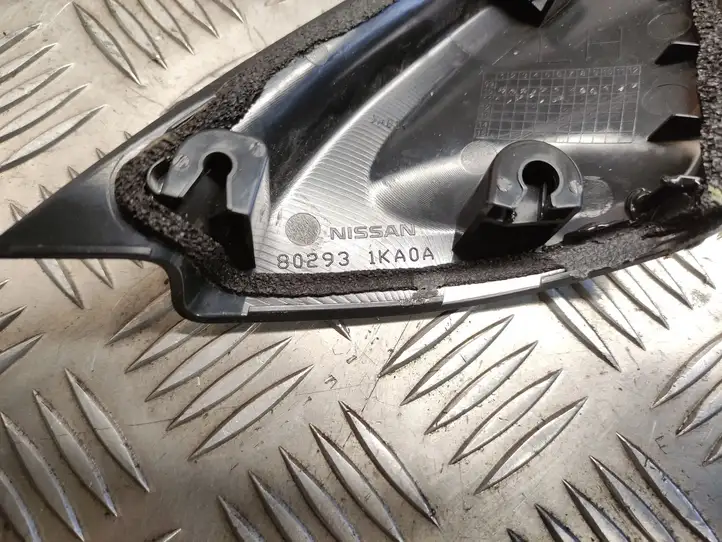 Nissan Juke I F15 (2010 - 2018) 802931KA0A Прочая отделка передней двери — фото 3