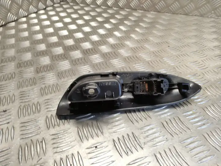 Nissan Juke I F15 (2010 - 2018) 829601KA2A Блок кнопок стеклоподъемников — фото 4