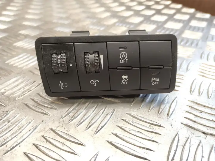 Hyundai ix20 (2015 - 2019) 933001KAK0EQ Другие включатели / ручки/ переключатели — фото 1