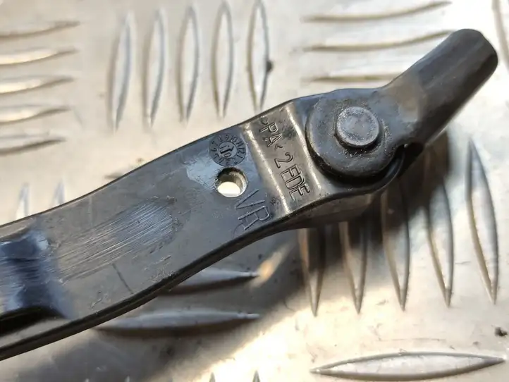 Audi A1 (2010 - 2014) 8X3837249 Ограничитель двери — фото 2