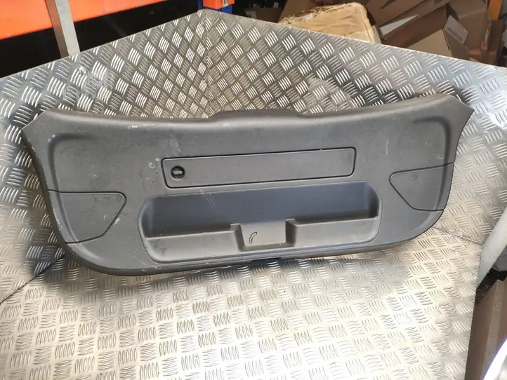 Audi A1 (2010 - 2014) 8X3867979 Комплект обшивки крышки багажника — фото 1
