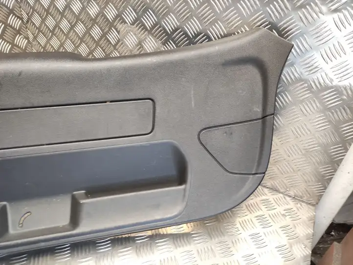 Audi A1 (2010 - 2014) 8X3867979 Комплект обшивки крышки багажника — фото 3