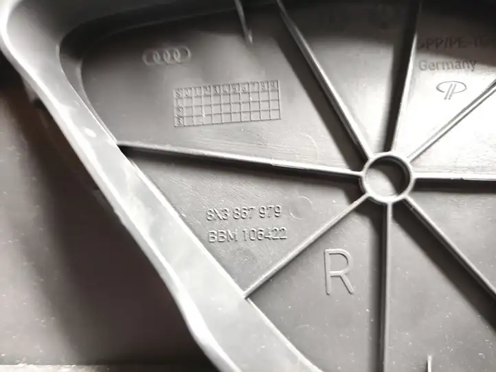 Audi A1 (2010 - 2014) 8X3867979 Комплект обшивки крышки багажника — фото 8