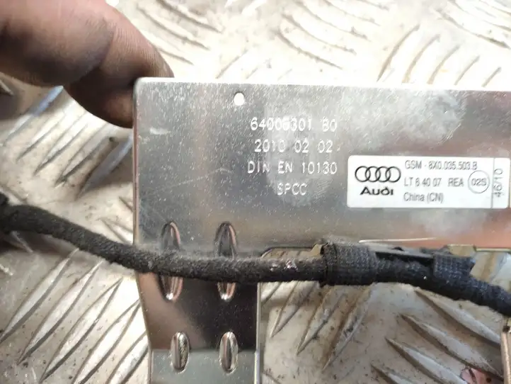 Audi A1 (2010 - 2014) 8X0035503B GPS антенна — фото 2
