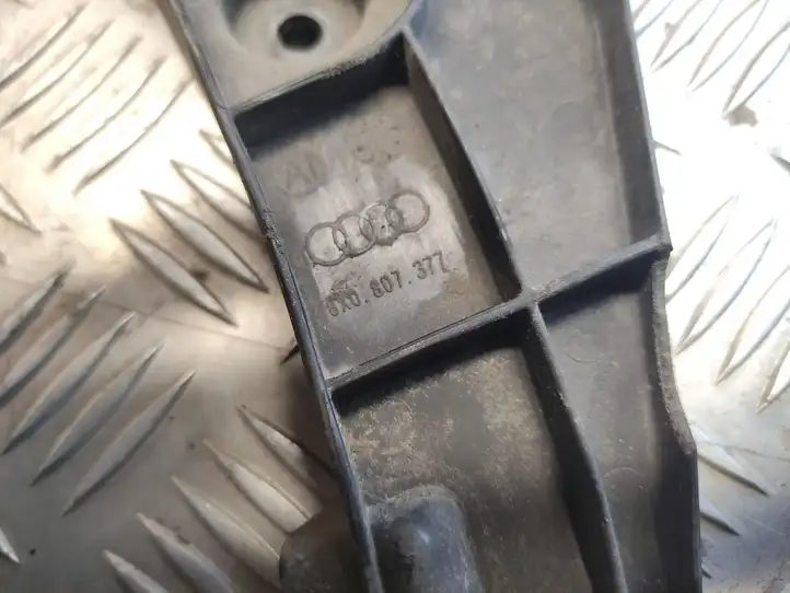 Audi A1 (2010 - 2014) 8X0807377 Кронштейн заднего бампера — фото 4