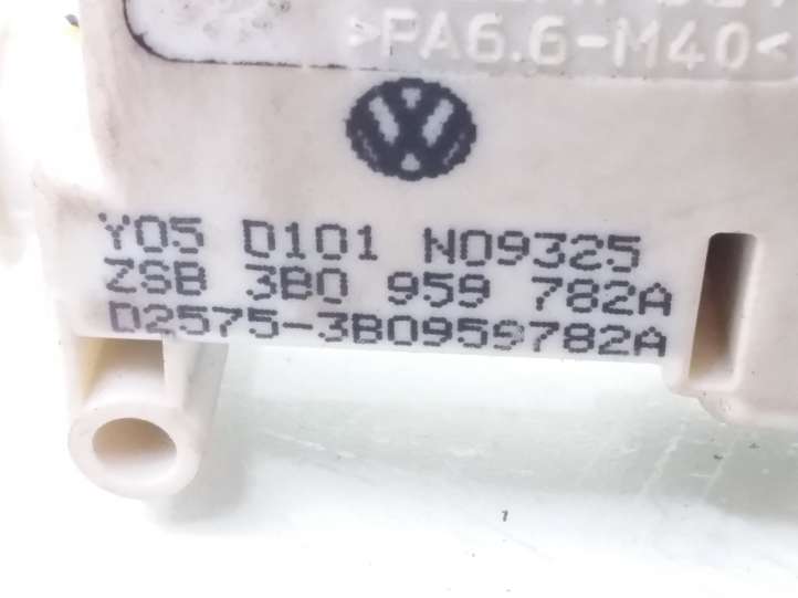 Audi A6 (2004 - 2008)  3B0959782A Замок ящика для вещей (бардачка)