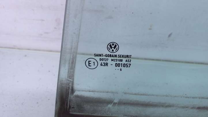Volkswagen Golf V (2003 - 2009)   Маленькое стекло 