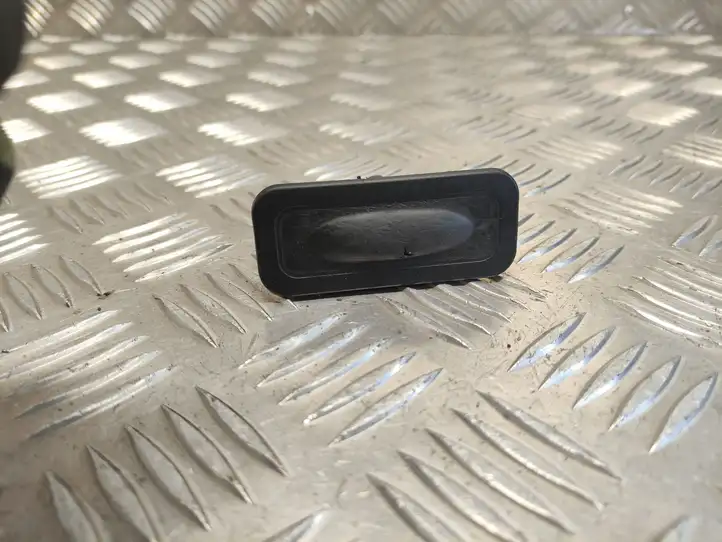 Renault Scenic III - Grand scenic III (2009 - 2016) 8200076258F Кнопка закрытия крышки багажника — фото 1