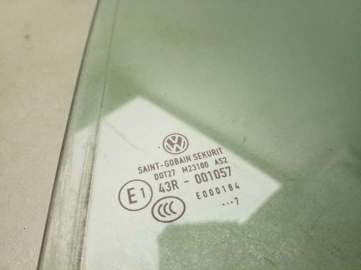 Volkswagen Golf V (2003 - 2009)  AS2 Маленькое стекло 
