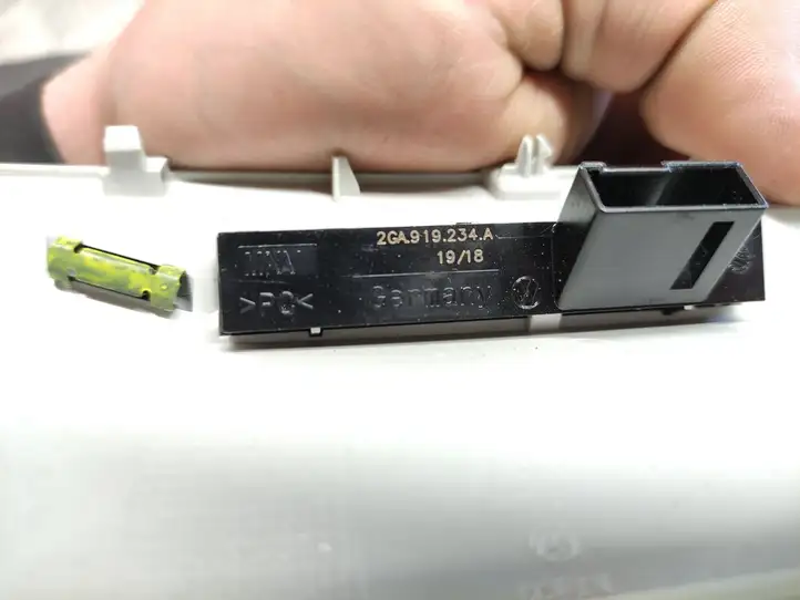 Volkswagen T-Roc (2017 - ) 2GA868362 Прочие детали салона — фото 2