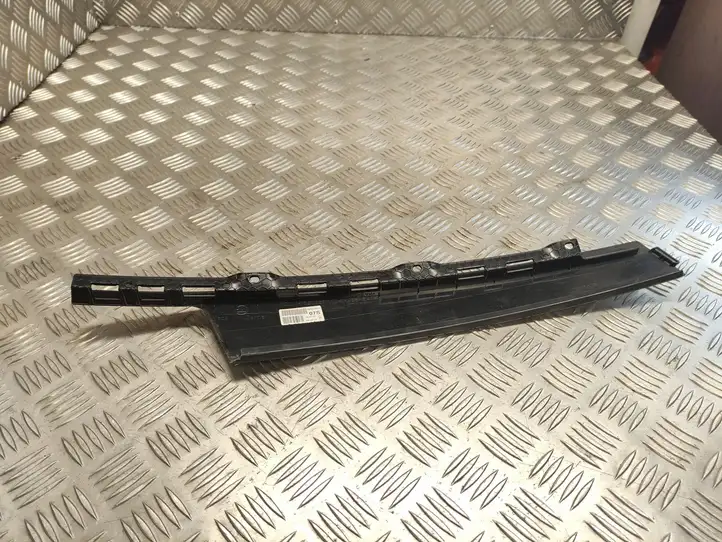 Skoda Octavia Mk3 (5E) (2013 - 2019) 5E0837902 Накладка стоек лобового стекла — фото 4