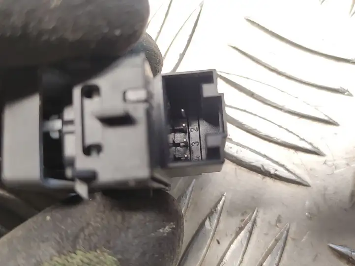 Skoda Octavia Mk3 (5E) (2013 - 2019) 5E0959855 Кнопка стеклоподъемников — фото 2