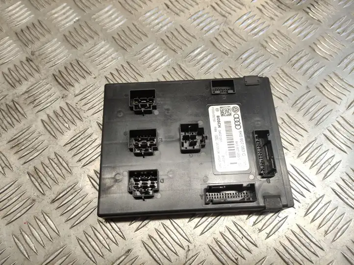 Audi A4 S4 B8 8K (2007 - 2011) 8K0907063C Модуль комфорта — фото 1