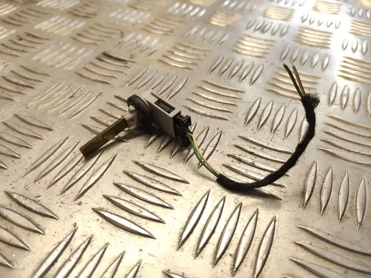 Audi A4 S4 B8 8K (2007 - 2011) 784303A Датчик температуры воздуха в салоне — фото 1