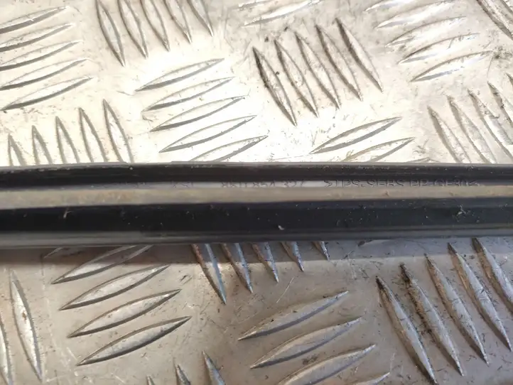 Audi A4 S4 B8 8K (2007 - 2011) 8K0854327 Накладка стоек лобового стекла — фото 2