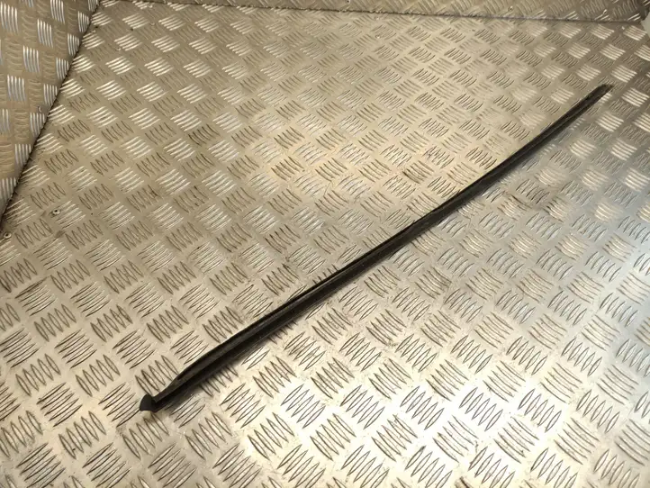 Audi A4 S4 B8 8K (2007 - 2011) 8K0854327 Накладка стоек лобового стекла — фото 3