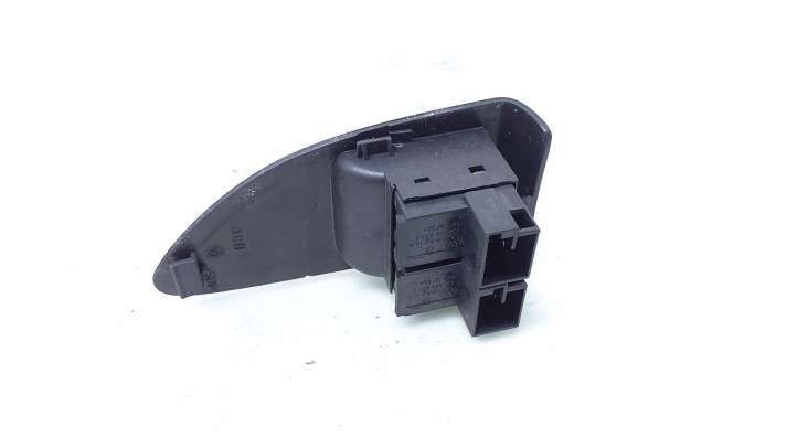 Volkswagen PASSAT B5.5 (2001 - 2005)  1J0959833A Включатель открытия топливного бака