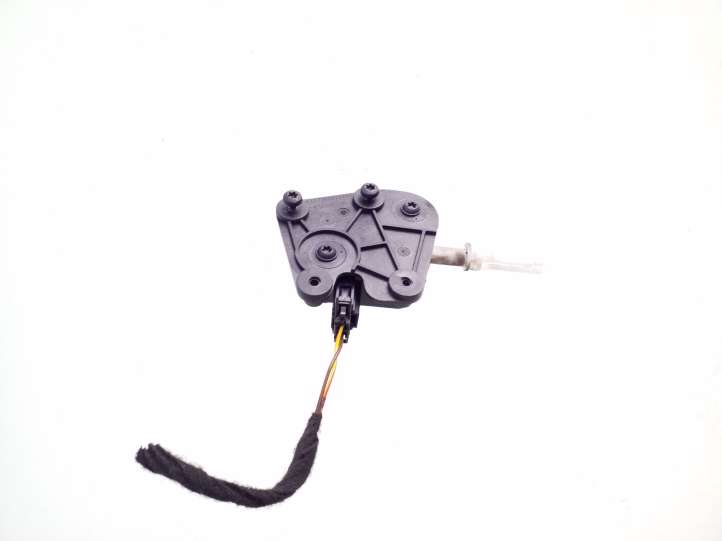 Audi A3/S3 8P (2004 - 2008)  8E9827833 Привод замка задней двери