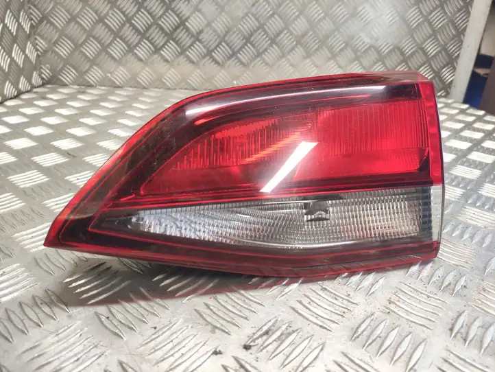 Opel Astra K (2015 - 2020) 39077379 Задний фонарь в крышке багажника — фото 5