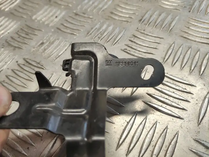 Opel Astra K (2015 - 2020) 13358061 Прочие детали моторного отсека — фото 3