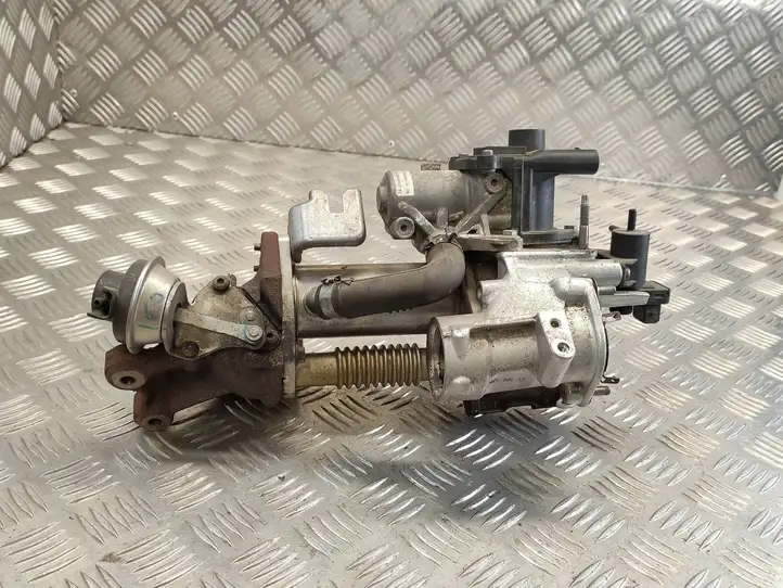 Nissan Juke I F15 (2010 - 2018) 147355713R Охладитель клапана EGR — фото 1