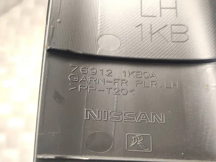 Nissan Juke I F15 (2010 - 2018) 769121KB0A Обшивка стойки A — фото 5