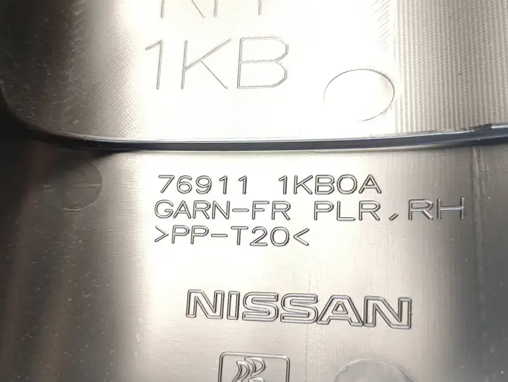 Nissan Juke I F15 (2010 - 2018) 769111KB0A Обшивка стойки A — фото 3