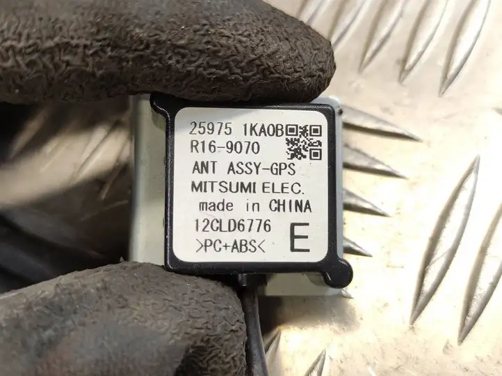 Nissan Juke I F15 (2010 - 2018) 259751KA0B GPS антенна — фото 3