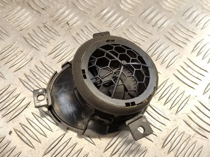 Nissan Juke I F15 (2010 - 2018) 687601KE0A Боковой воздушный дефлектор — фото 3
