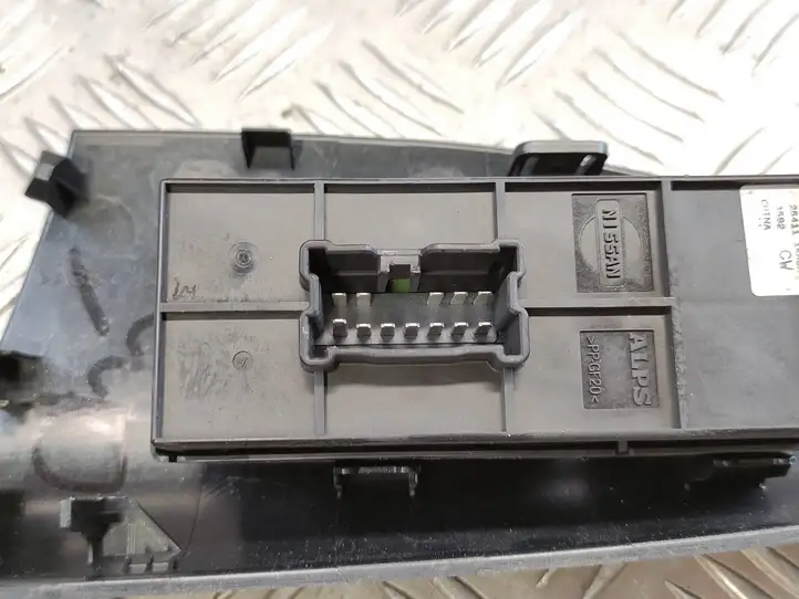 Nissan Juke I F15 (2010 - 2018) 254111KA5A Блок кнопок стеклоподъемников — фото 2