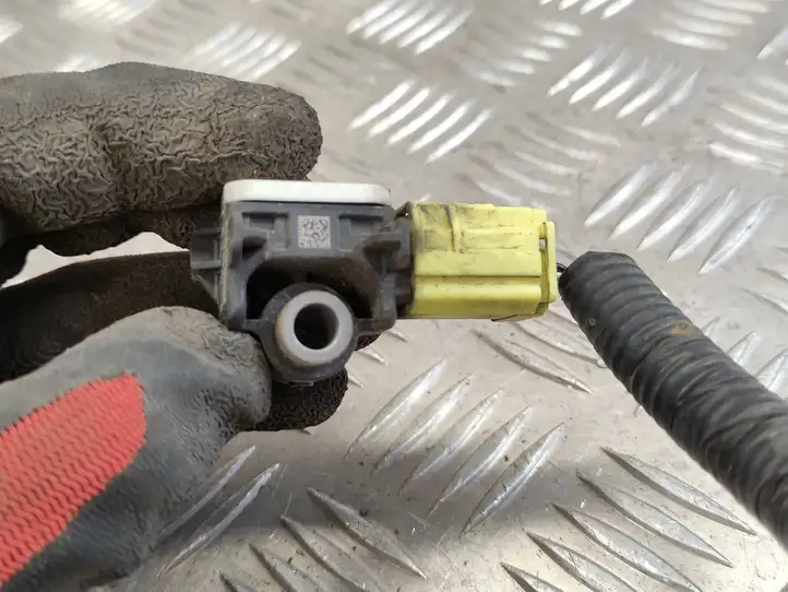 Nissan Juke I F15 (2010 - 2018) 985811LA0A Датчик удара SRS — фото 1