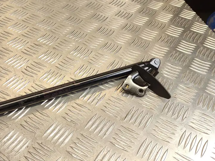 Nissan Juke I F15 (2010 - 2018) 9450110265N Амортизатор крышки багажника — фото 3