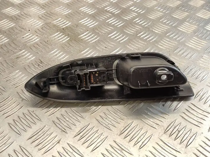 Nissan Juke I F15 (2010 - 2018) 829611KA2A Блок кнопок стеклоподъемников — фото 4