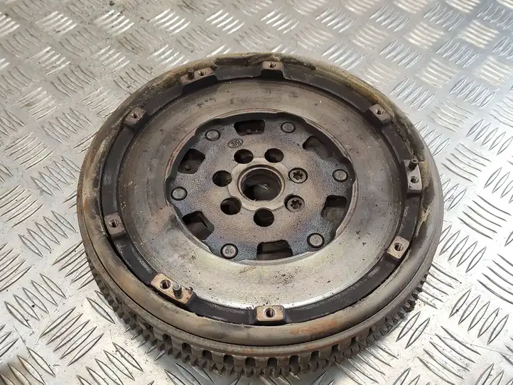 Nissan Juke I F15 (2010 - 2018) 302052316R Маховик двигателя — фото 1