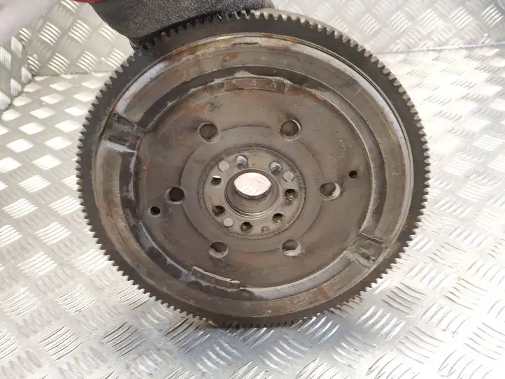 Nissan Juke I F15 (2010 - 2018) 302052316R Маховик двигателя — фото 2