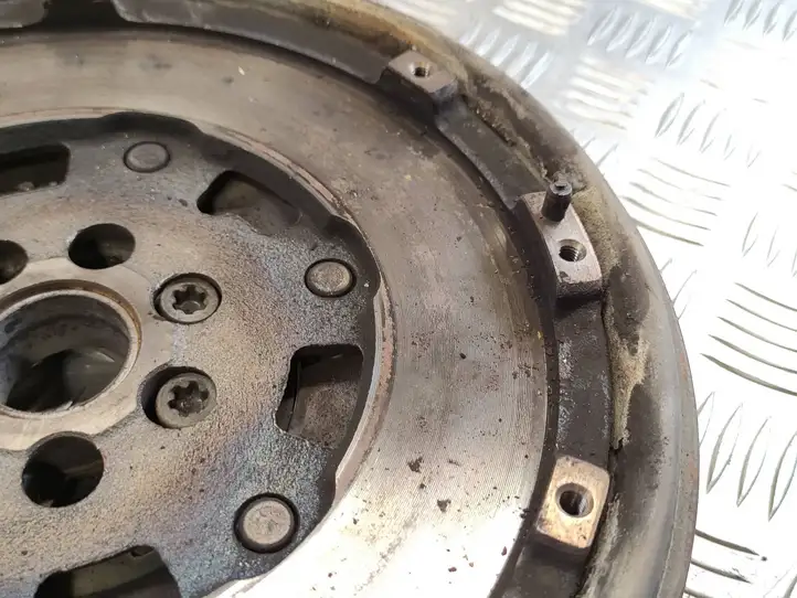 Nissan Juke I F15 (2010 - 2018) 302052316R Маховик двигателя — фото 3