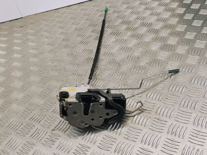 Opel Zafira B (2008 - 2014) 3023880 Замок задней двери — фото 6