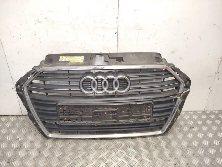 Audi A3/S3 8V (2016 - 2020) 8V3853651AA Верхняя решетка радиатора — фото 1