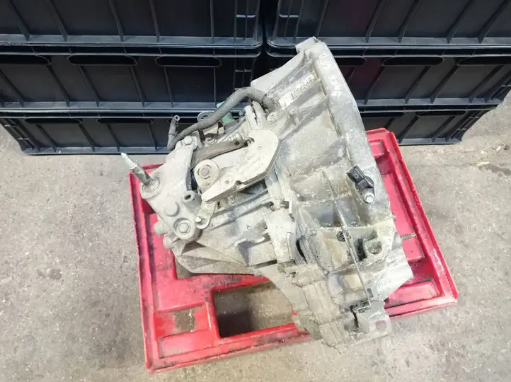 Nissan Juke I F15 (2010 - 2018) 320101kg1b Механическая коробка передач, 6 передач — фото 1